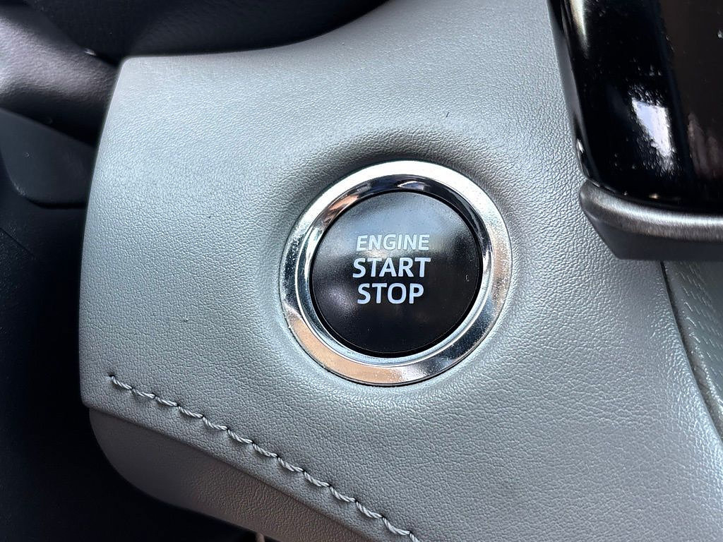 Used 2023 Toyota Highlander L FWD image 22