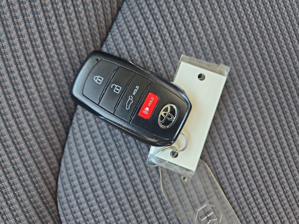 Used 2024 Toyota Highlander LE image 67