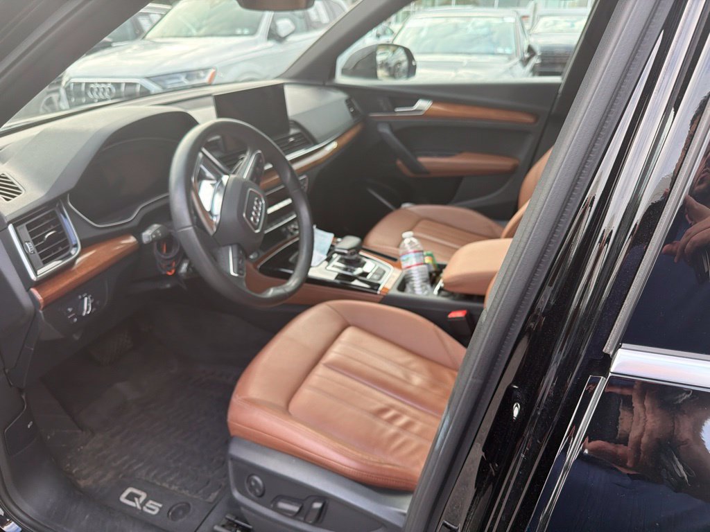Used 2021 Audi Q5 2.0T Premium Plus w/ Premium Plus Package AWD/4WD image 5