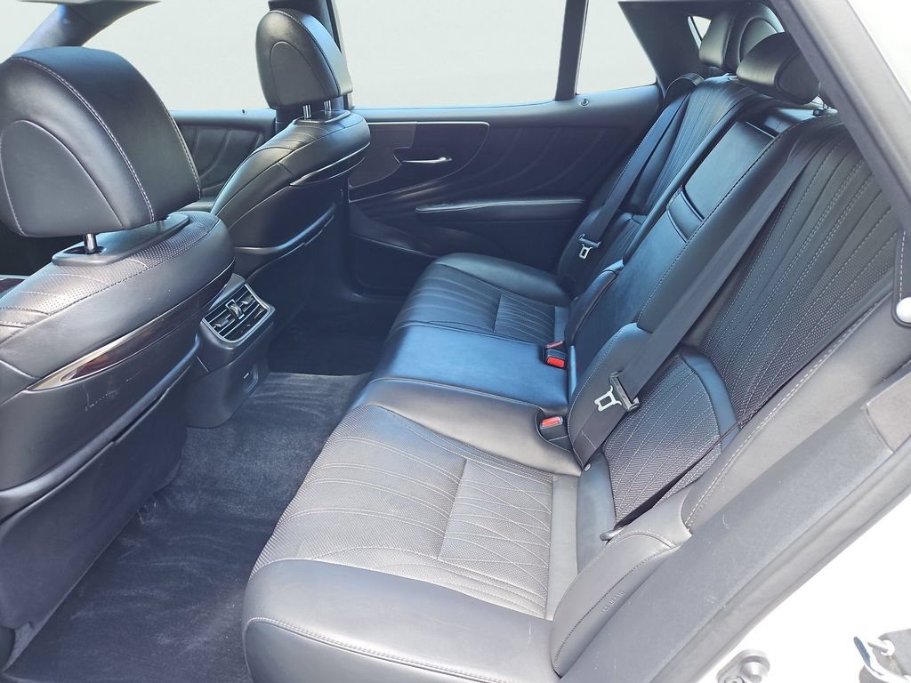 Used 2023 Lexus LS 500 AWD w/ Interior Upgrade Package image 36