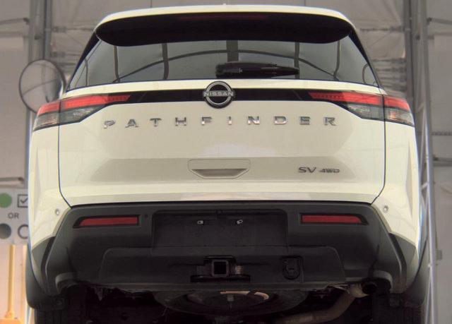 Used 2023 Nissan Pathfinder SV w/ SV Premium Package AWD/4WD image 5