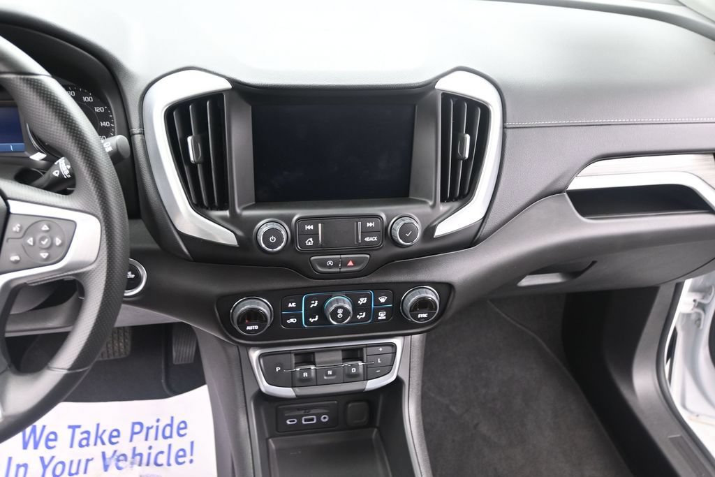 Used 2024 GMC Terrain SLE w/ Driver Convenience Package FWD image 22