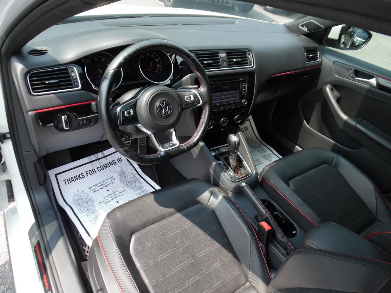 Used 2015 Volkswagen Jetta GLI SE FWD image 12