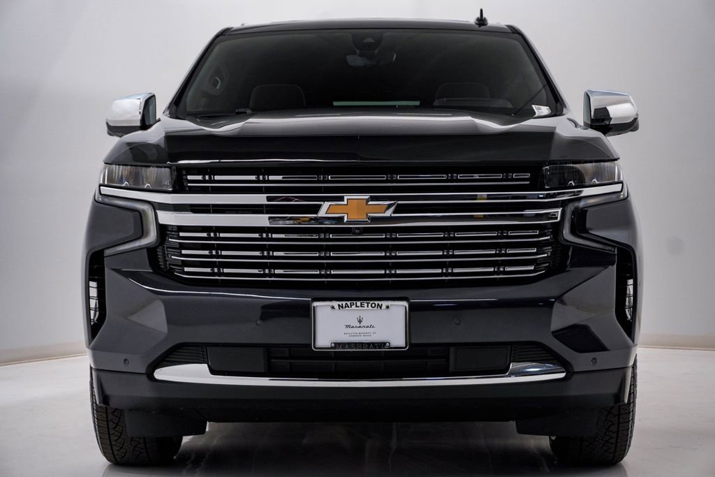 Used 2022 Chevrolet Suburban Premier w/ Premium Package AWD/4WD image 6