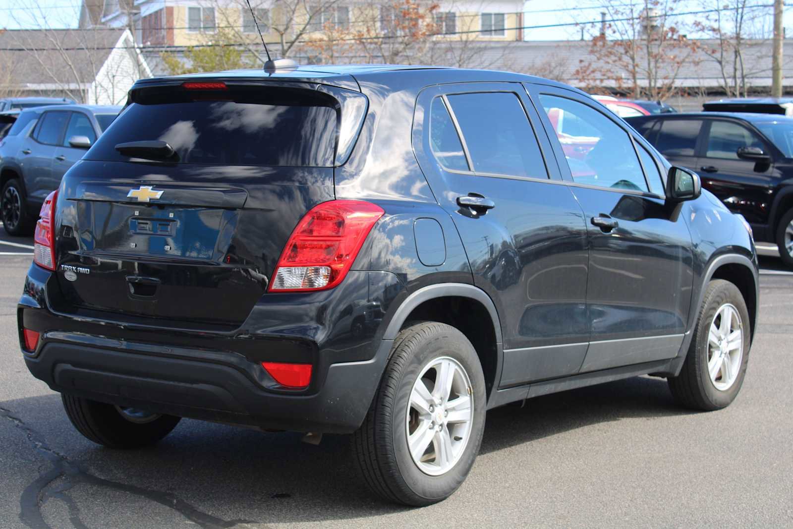 Certified 2022 Chevrolet Trax LS w/ Tint and Cruise Package image 4