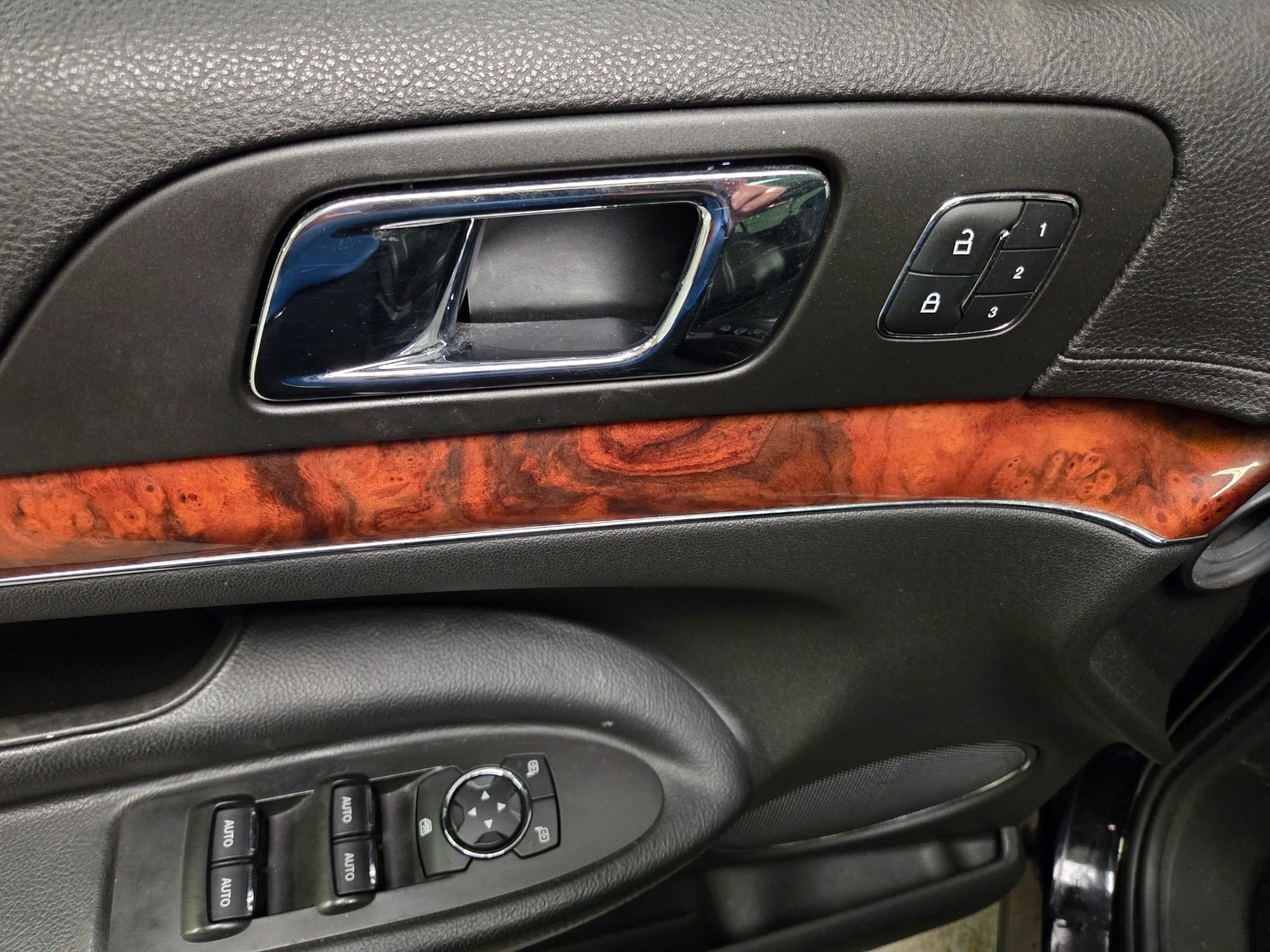 Used 2019 Lincoln MKT AWD image 16