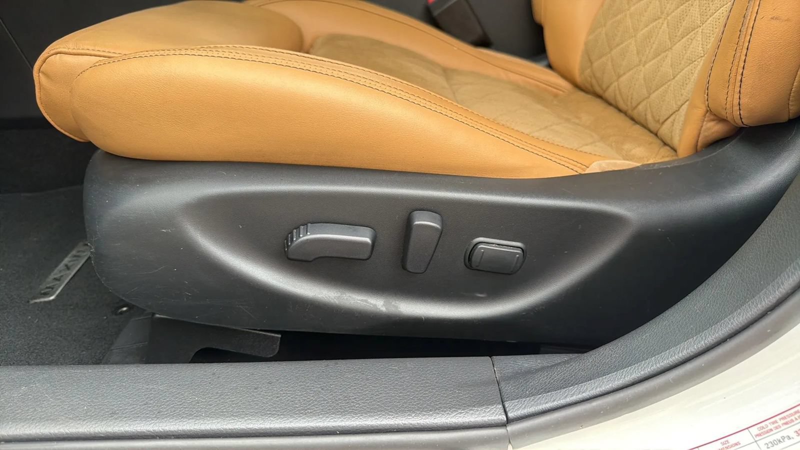 Used 2016 Nissan Maxima SR w/ Interior Lighting Package FWD image 13