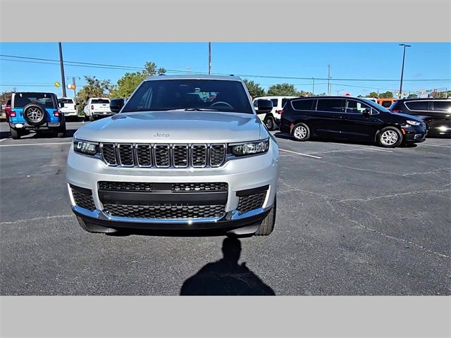 New 2025 Jeep Grand Cherokee L Laredo image 20