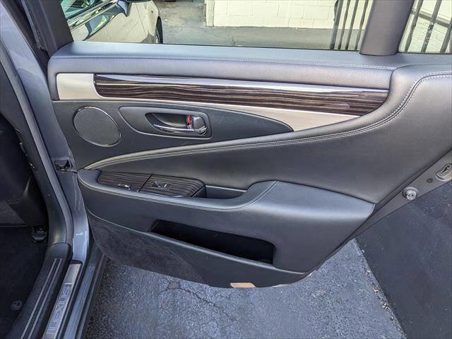 Used 2017 Lexus LS 460 AWD w/ Comfort Package image 18