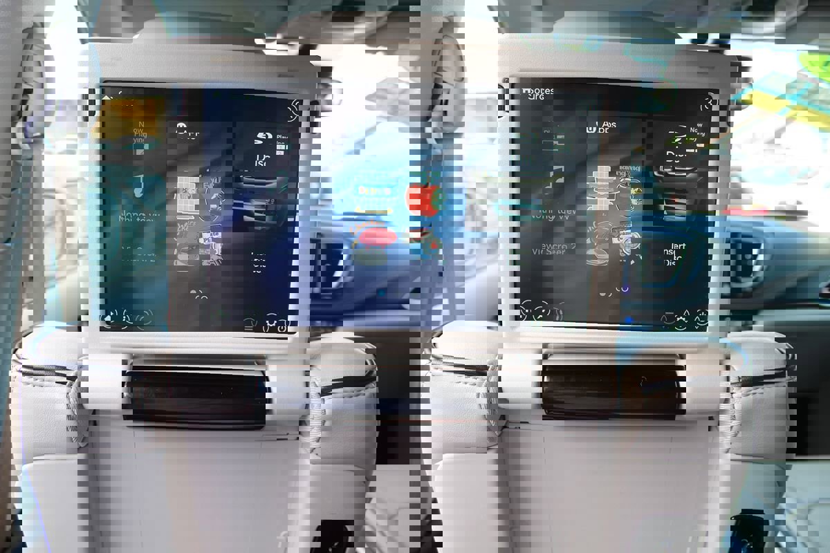 Used 2020 Chrysler Pacifica Limited w/ Advanced Safetytec Group image 36