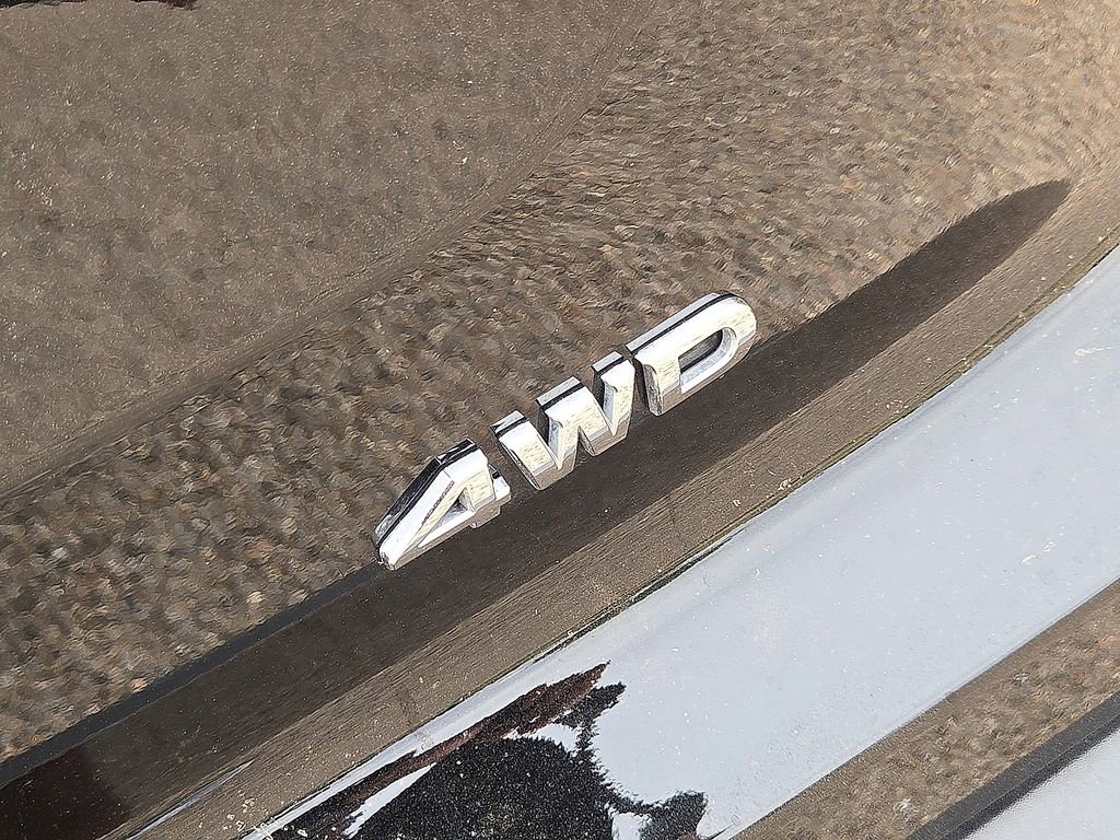 Used 2025 Nissan Pathfinder SV AWD/4WD image 12