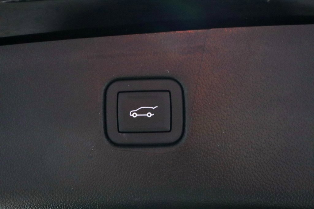 Used 2025 Chevrolet Blazer RS image 21