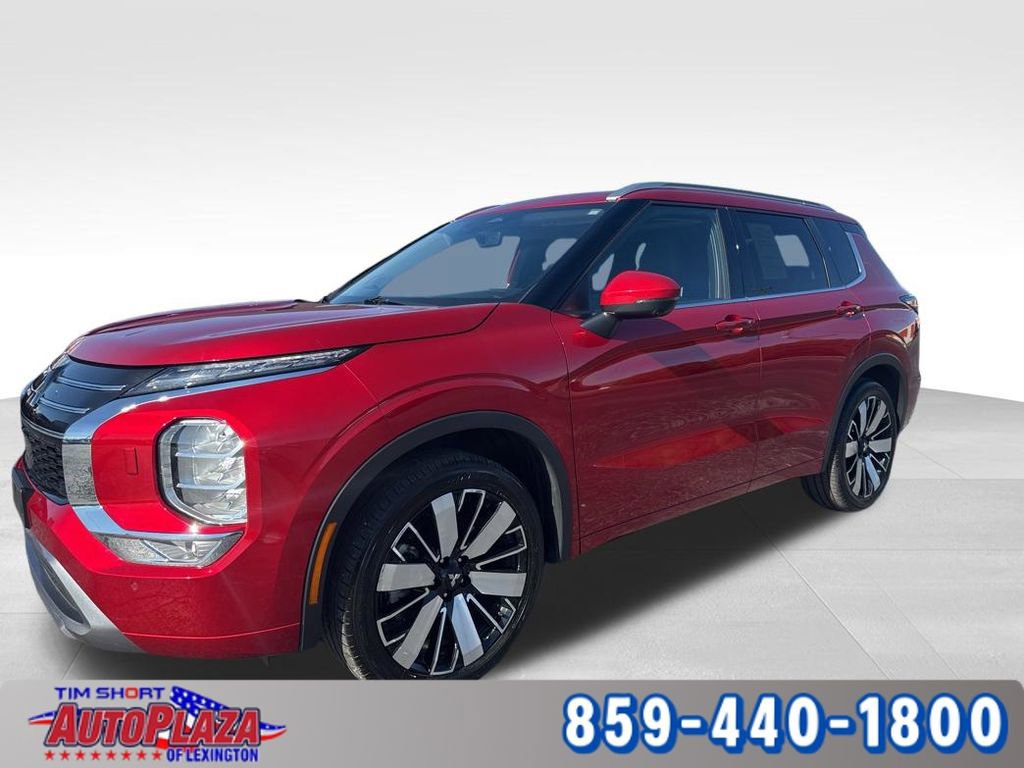 Used 2025 Mitsubishi Outlander SEL image 1