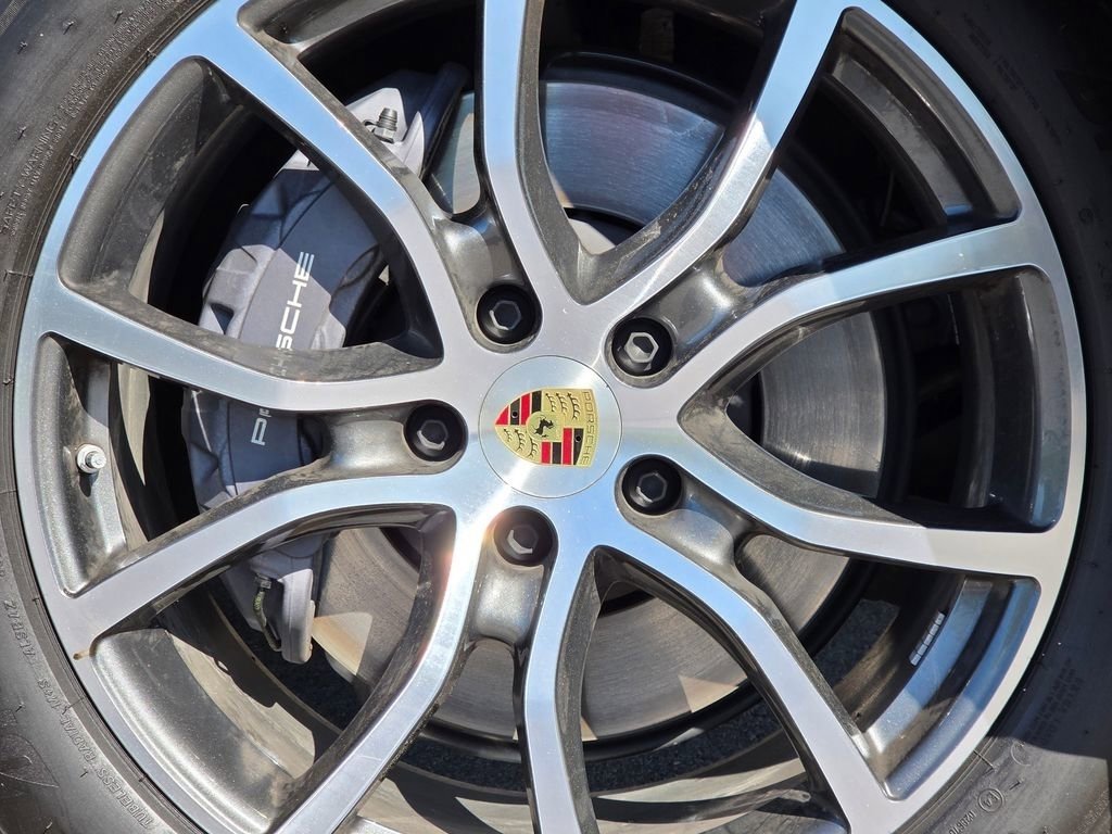 Used 2024 Porsche Cayenne image 25