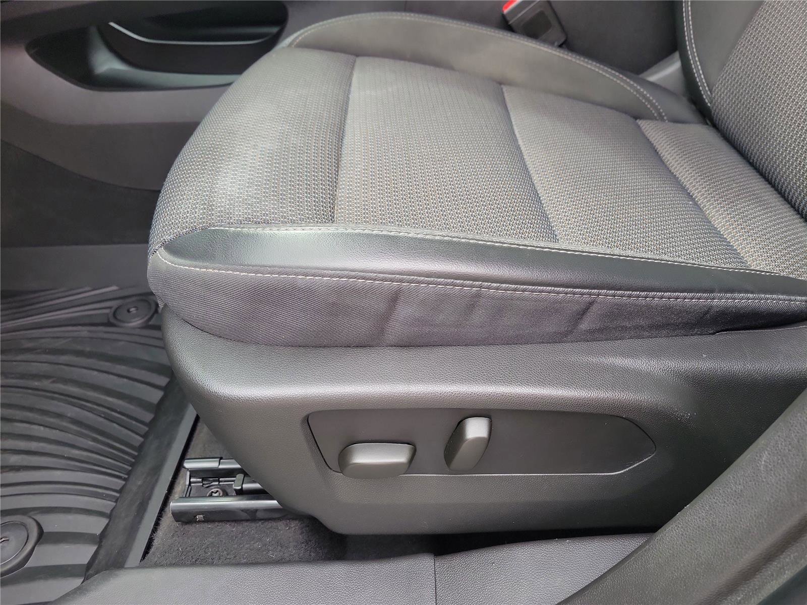 Used 2023 Buick Envision Preferred AWD/4WD image 16