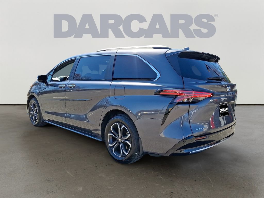 Used 2025 Toyota Sienna Platinum image 5