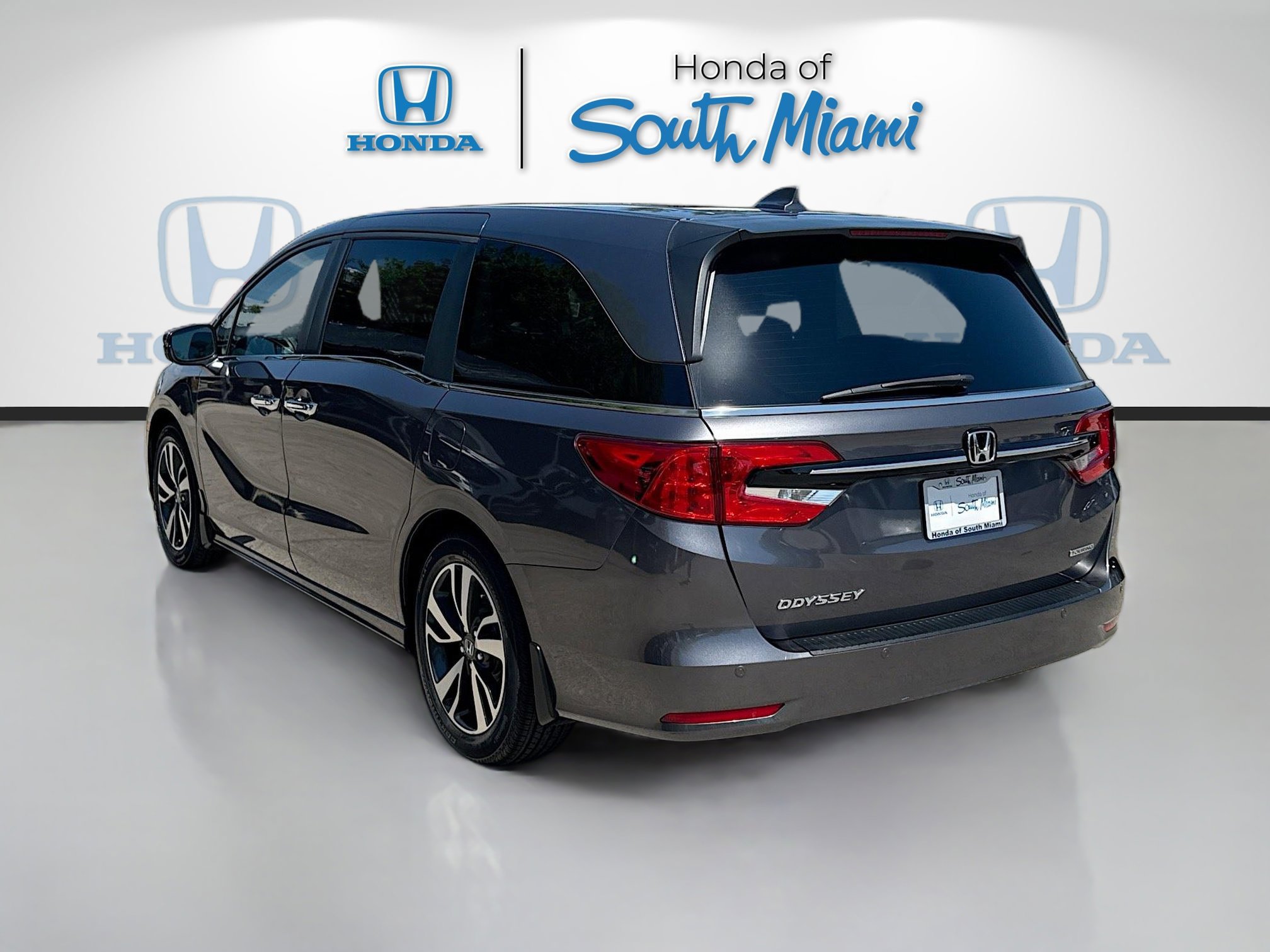 Certified 2024 Honda Odyssey Touring image 5