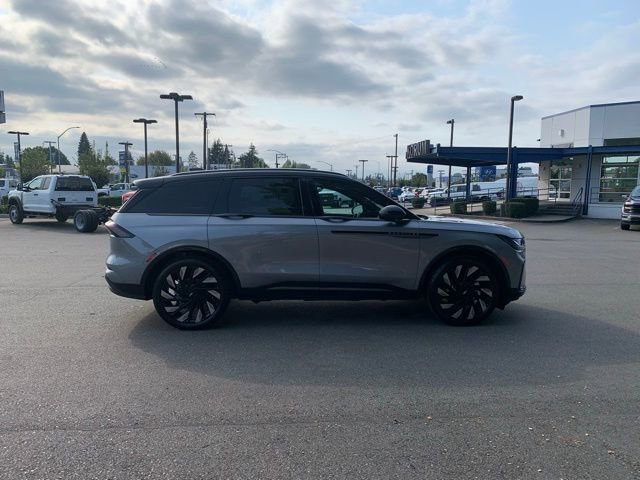 New 2025 Lincoln Nautilus Reserve image 8