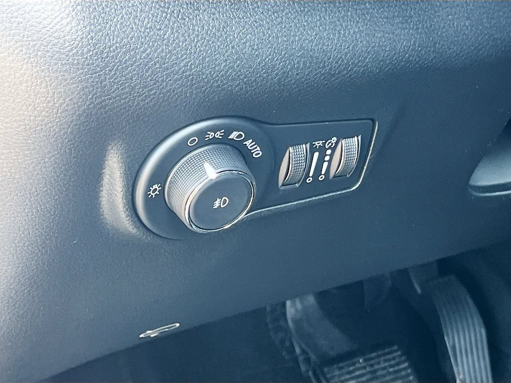 Used 2025 Jeep Compass Trailhawk AWD/4WD image 10