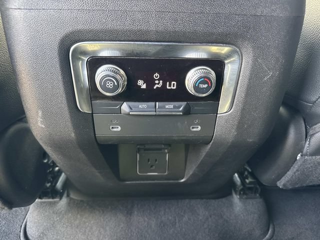 Used 2022 GMC Yukon XL SLE w/ Gmc Pro Safety Plus Package RWD image 17