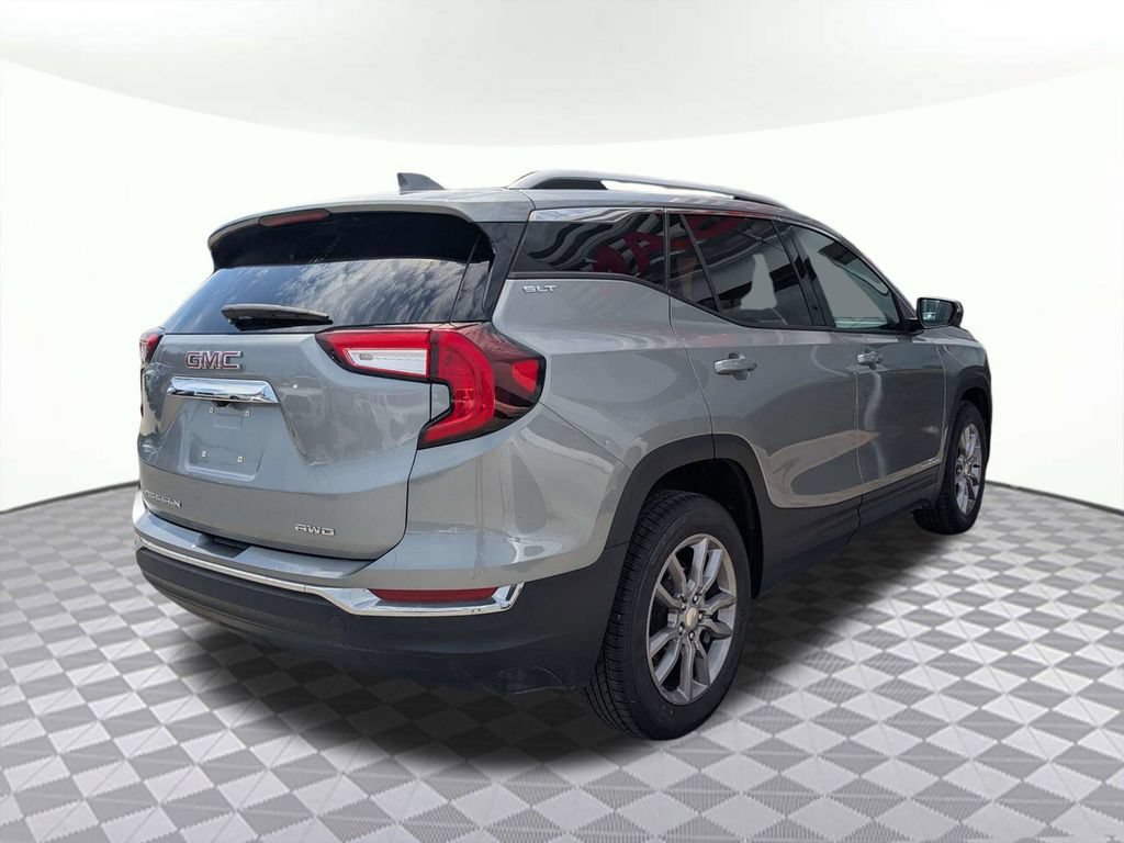 Used 2024 GMC Terrain SLT AWD/4WD image 3