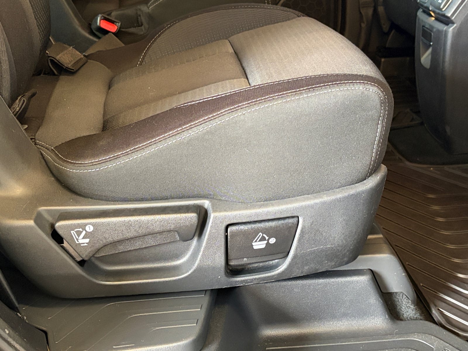 Used 2019 Subaru Ascent Premium AWD/4WD image 29