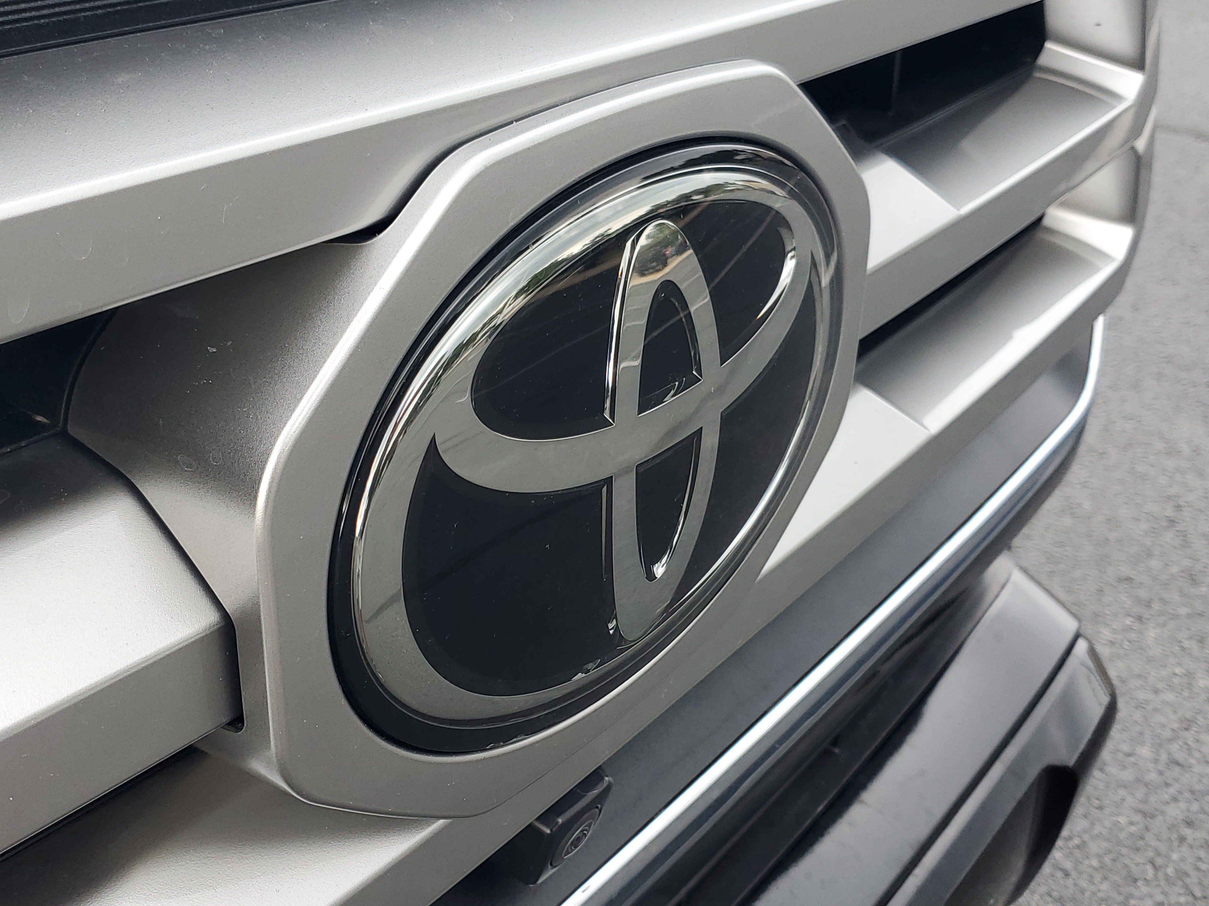 Certified 2023 Toyota Tacoma Limited AWD/4WD image 7
