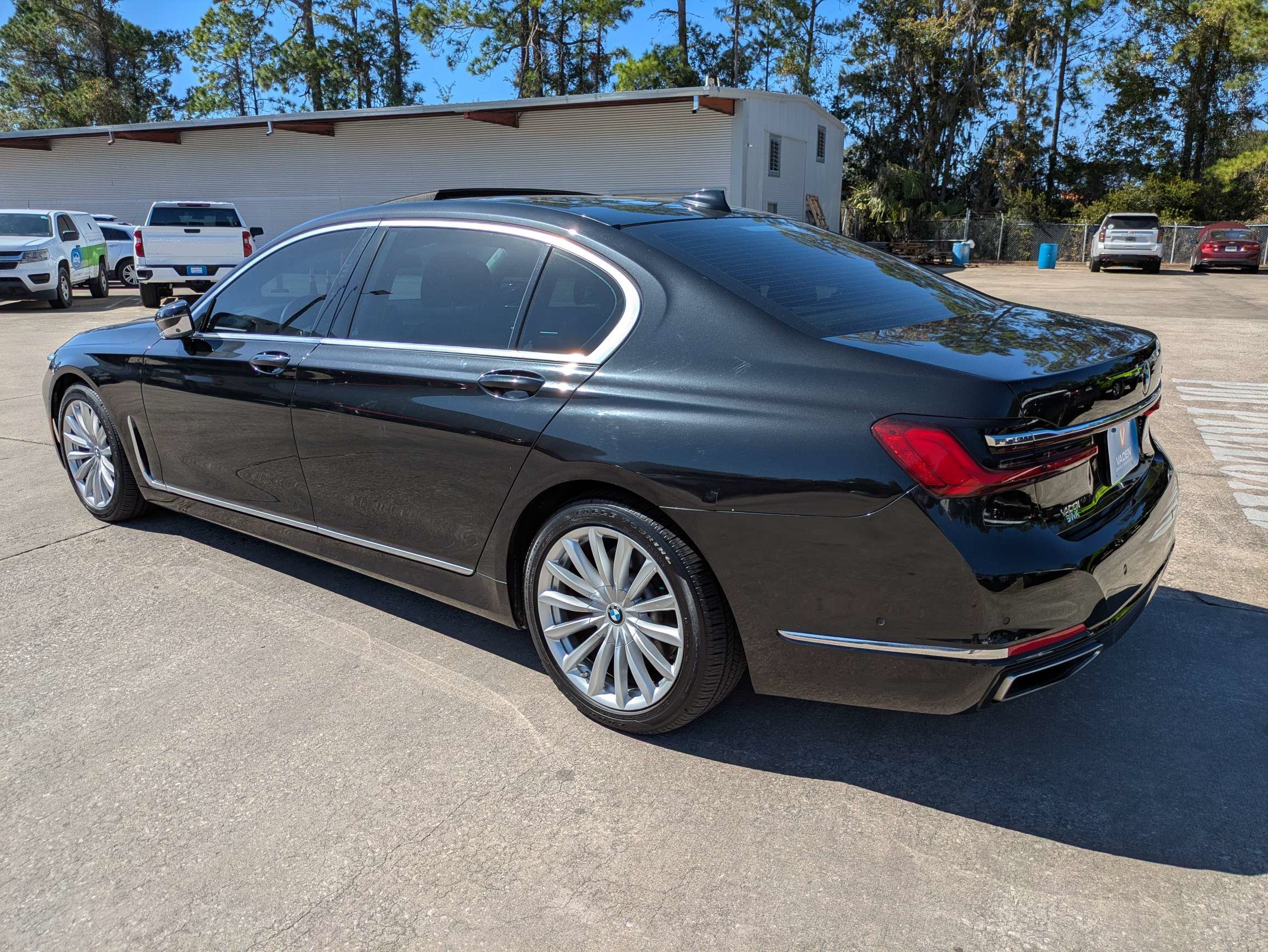 Used 2020 BMW 740i w/ Premium Package RWD image 26