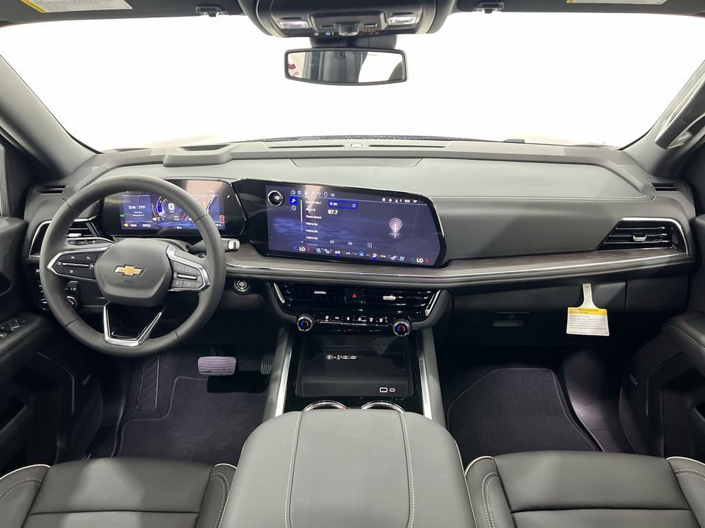 New 2025 Chevrolet Suburban Premier AWD/4WD image 19