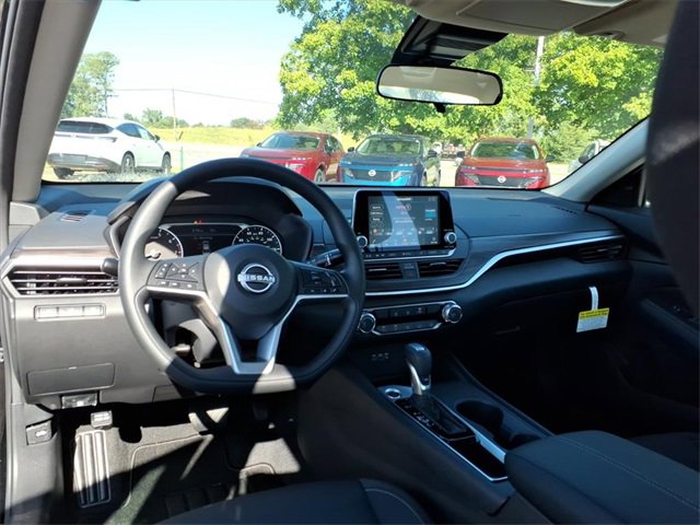New 2025 Nissan Altima 2.5 SV image 10