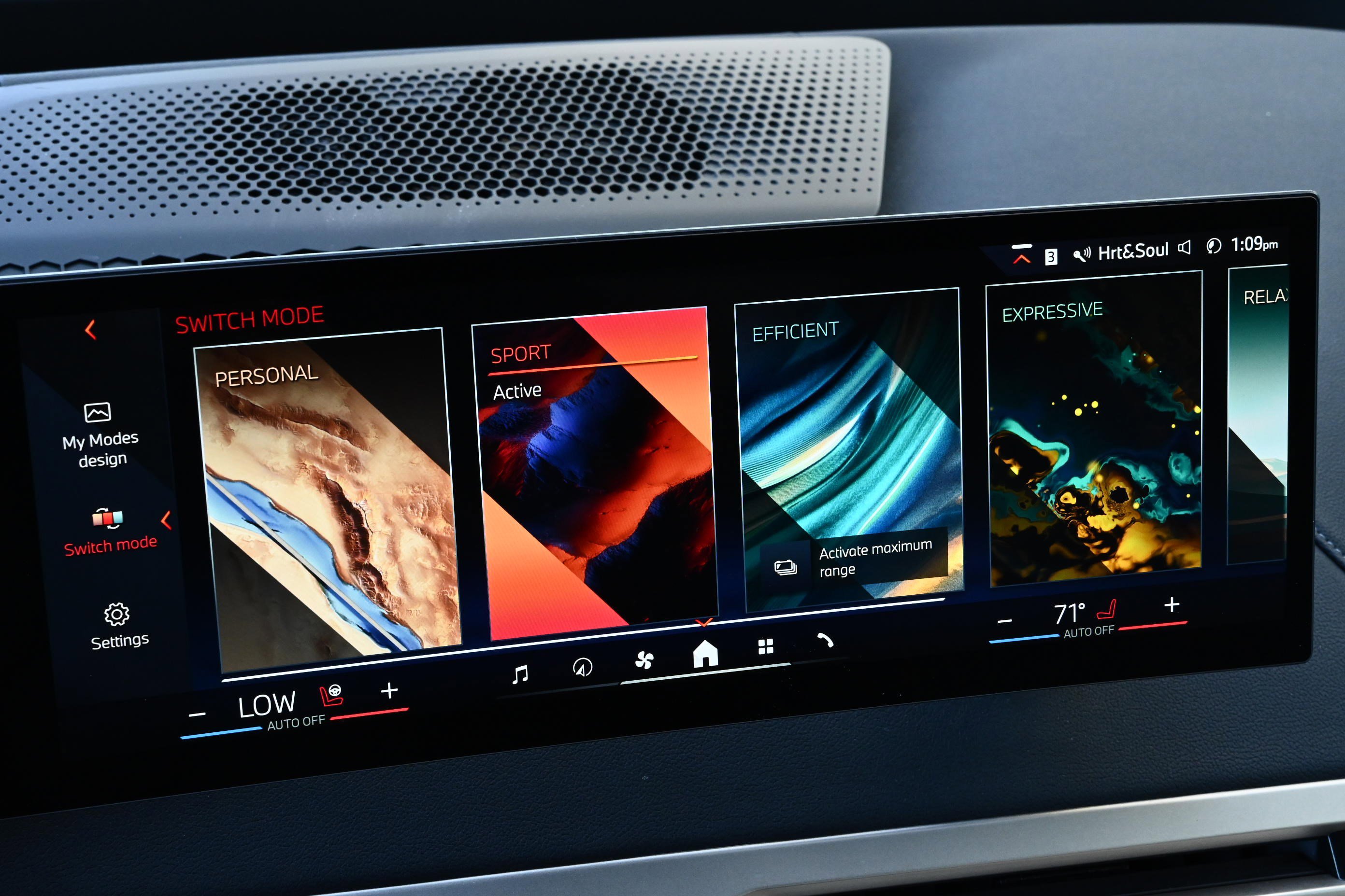 Certified 2024 BMW iX xDrive50 w/ Premium Package image 40