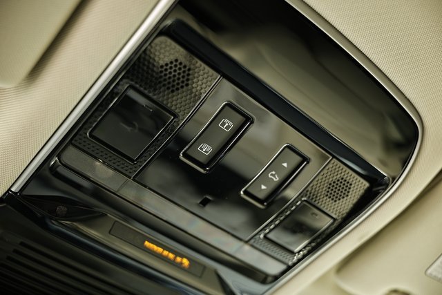 New 2025 Land Rover Range Rover SE image 51