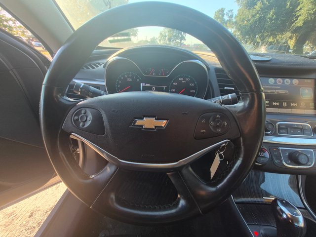 Used 2016 Chevrolet Impala LT w/ Convenience Package FWD image 11