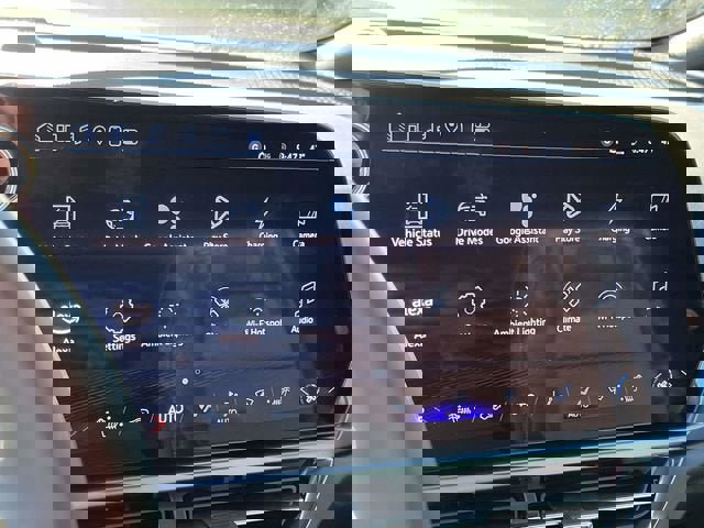 New 2025 Chevrolet Equinox EV LT image 22