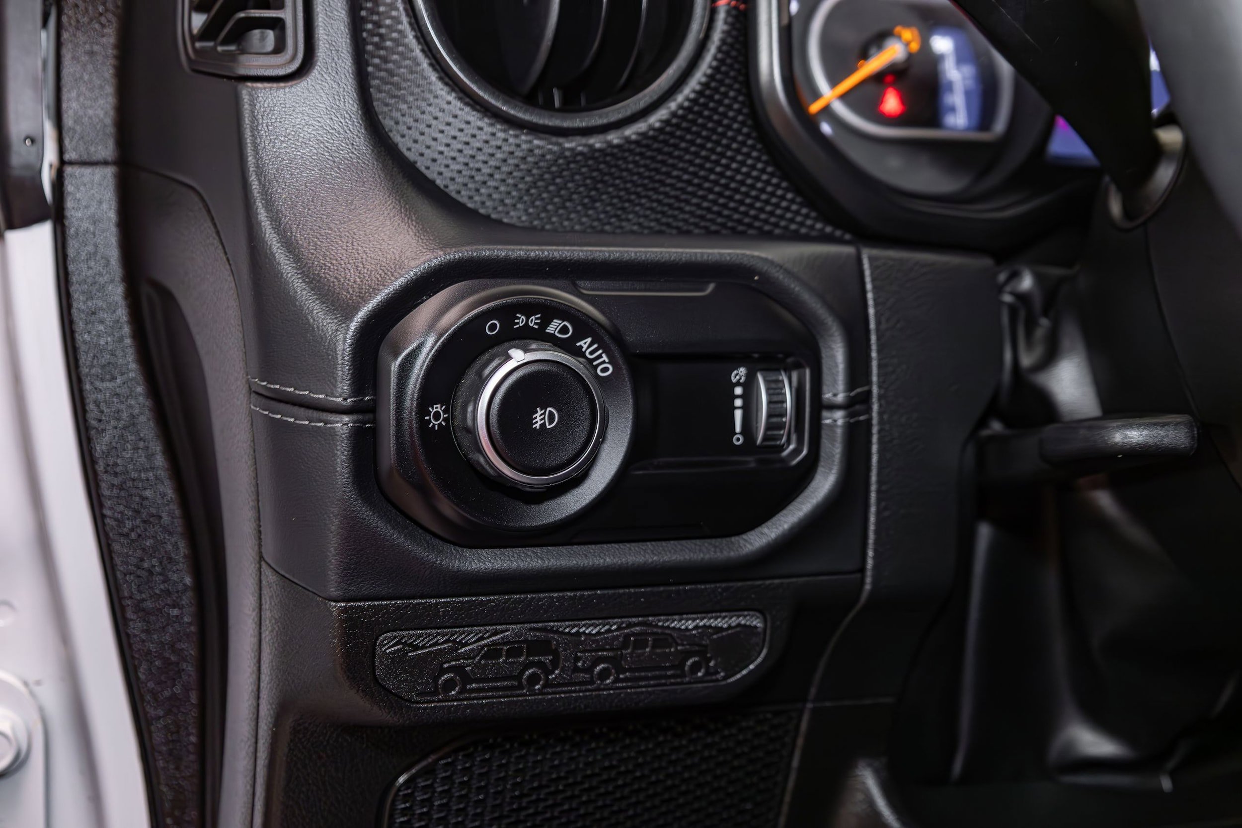 Used 2025 Jeep Wrangler Unlimited Rubicon AWD/4WD image 17