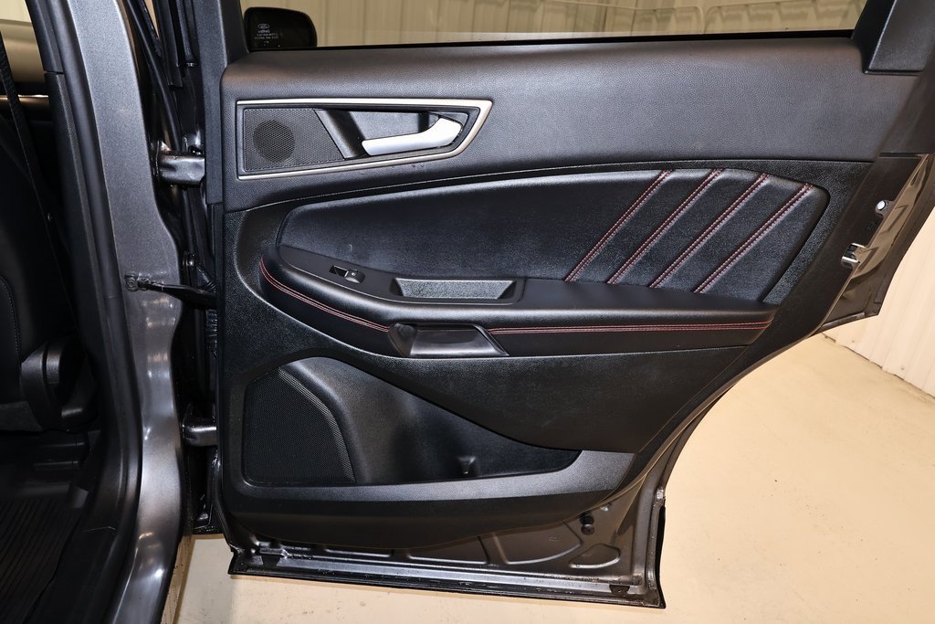 Certified 2023 Ford Edge ST-Line image 17