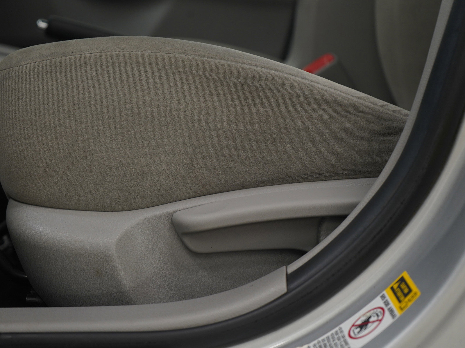 Used 2012 Toyota Corolla LE image 21