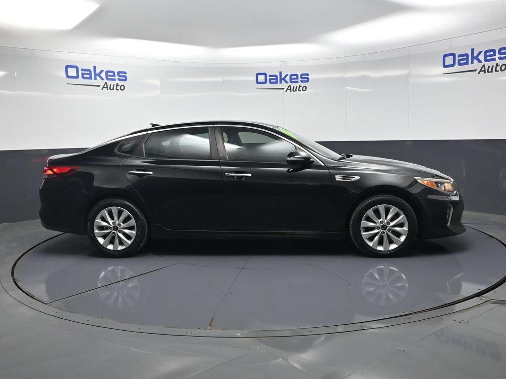 Used 2018 Kia Optima S FWD image 8