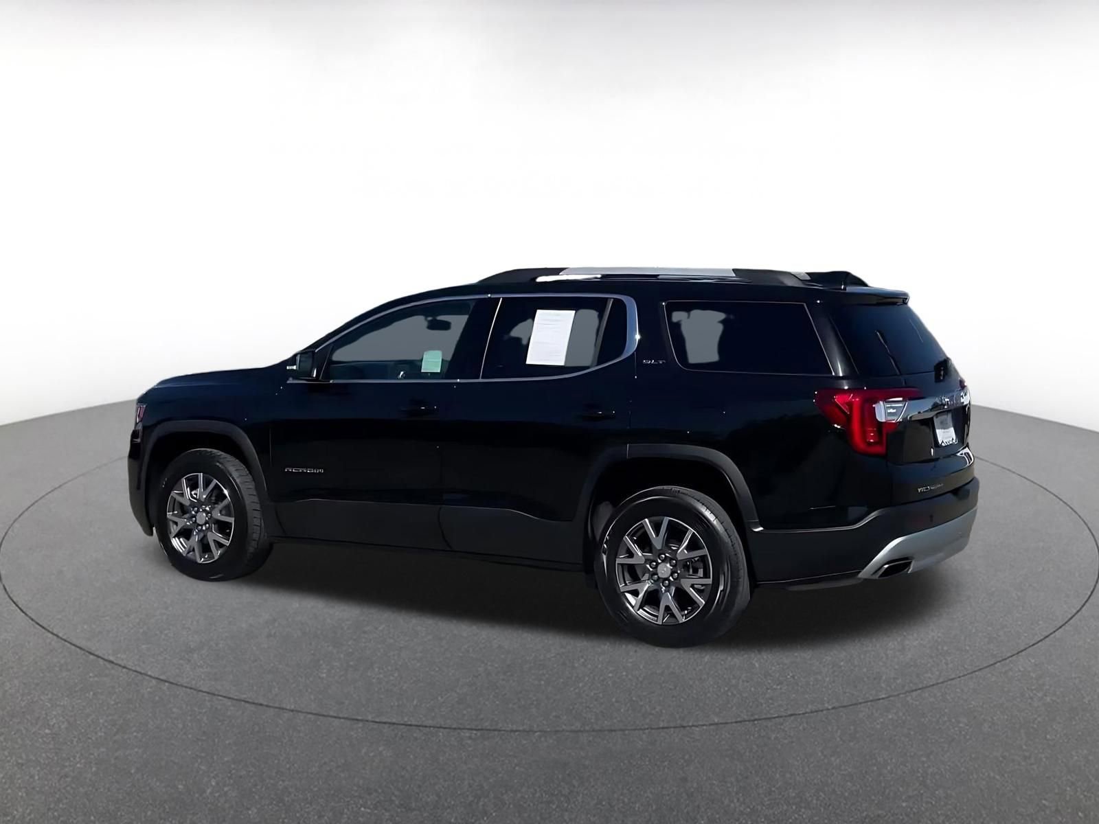 Used 2023 GMC Acadia SLT image 10