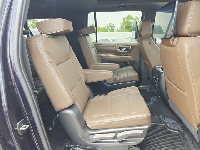Used 2024 Chevrolet Suburban High Country w/ Advanced Technology Package AWD/4WD image 15