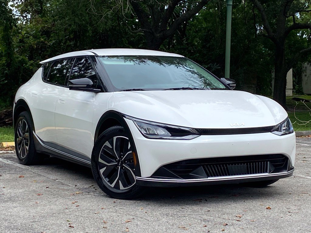 Used 2024 Kia EV6 Light RWD image 3