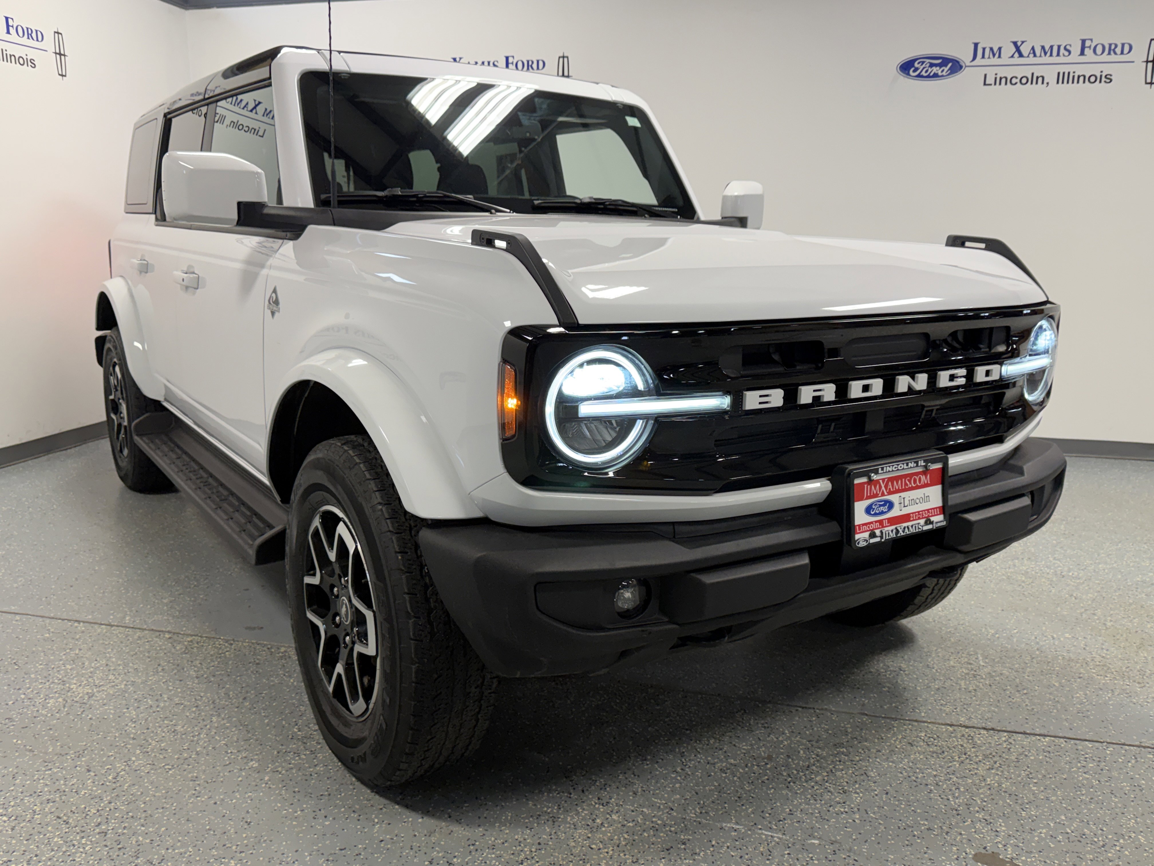 Used 2025 Ford Bronco Outer Banks image 37