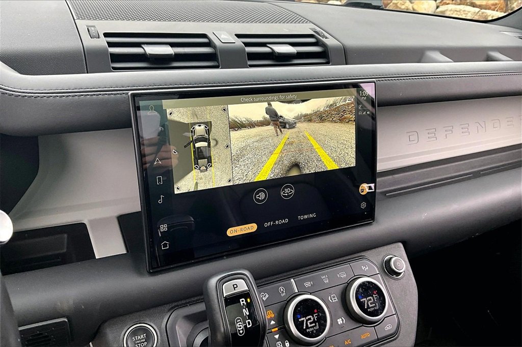 Used 2024 Land Rover Defender 110 SE image 18