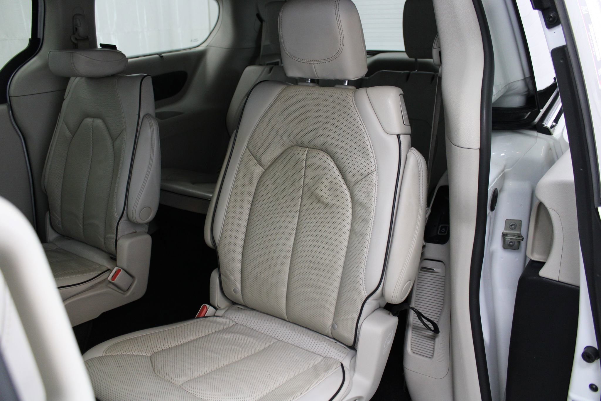 Used 2021 Chrysler Pacifica Limited w/ Premium & Safety Sphere Group AWD/4WD image 22