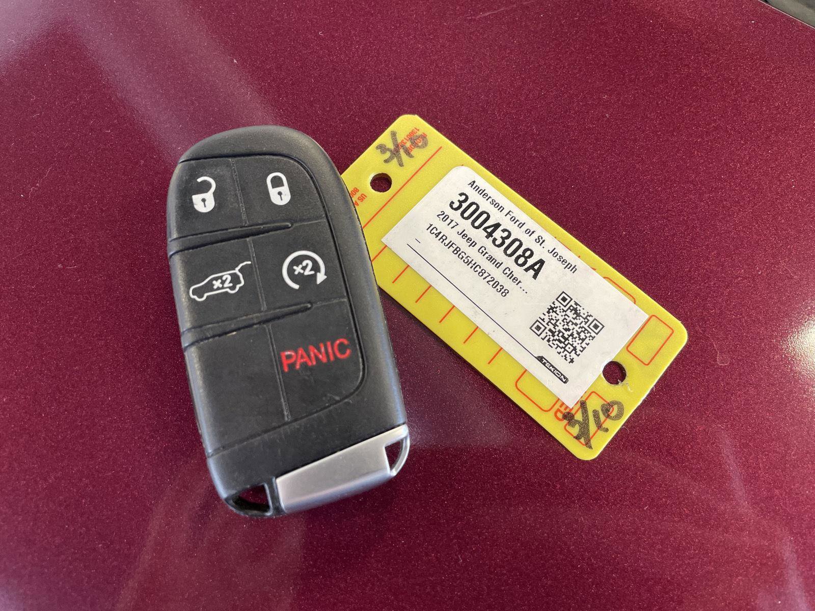 Used 2017 Jeep Grand Cherokee Limited image 47