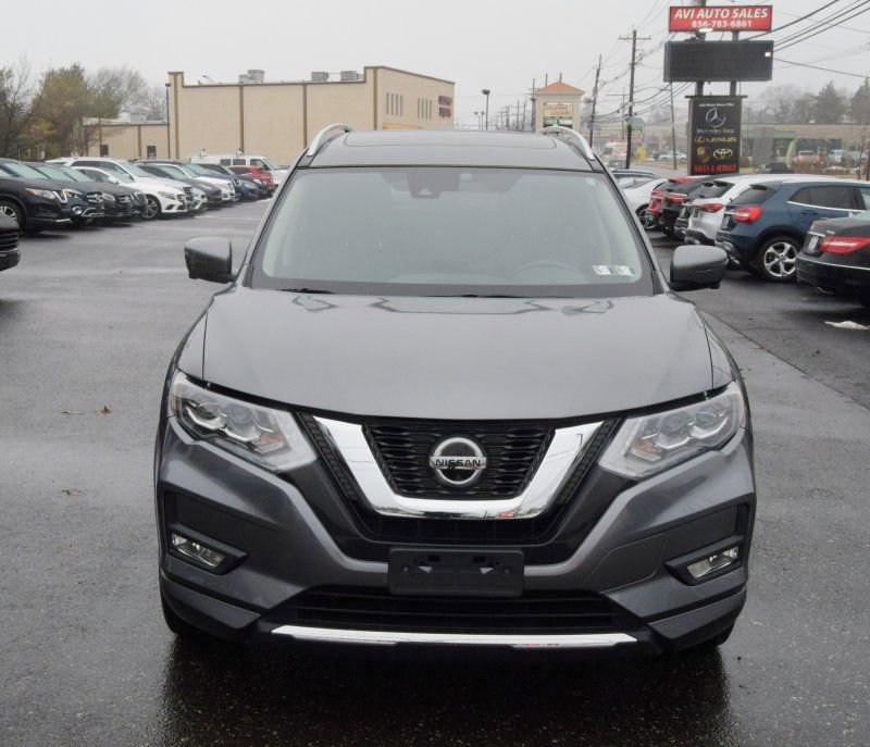 Used 2018 Nissan Rogue SL w/ Premium Package image 11