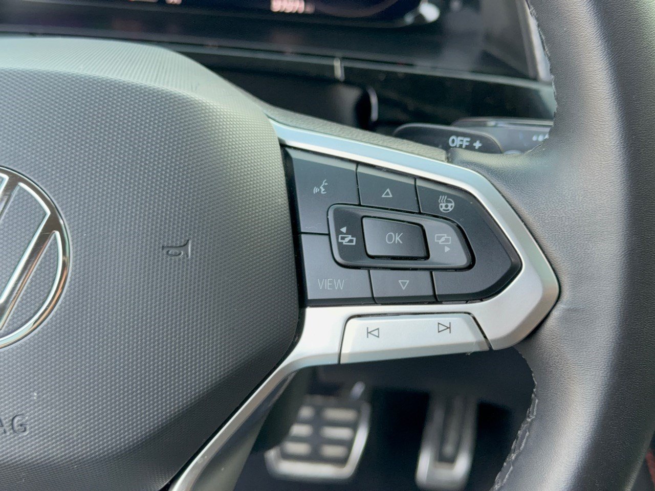 Used 2024 Volkswagen Atlas Peak Edition SE AWD/4WD image 19