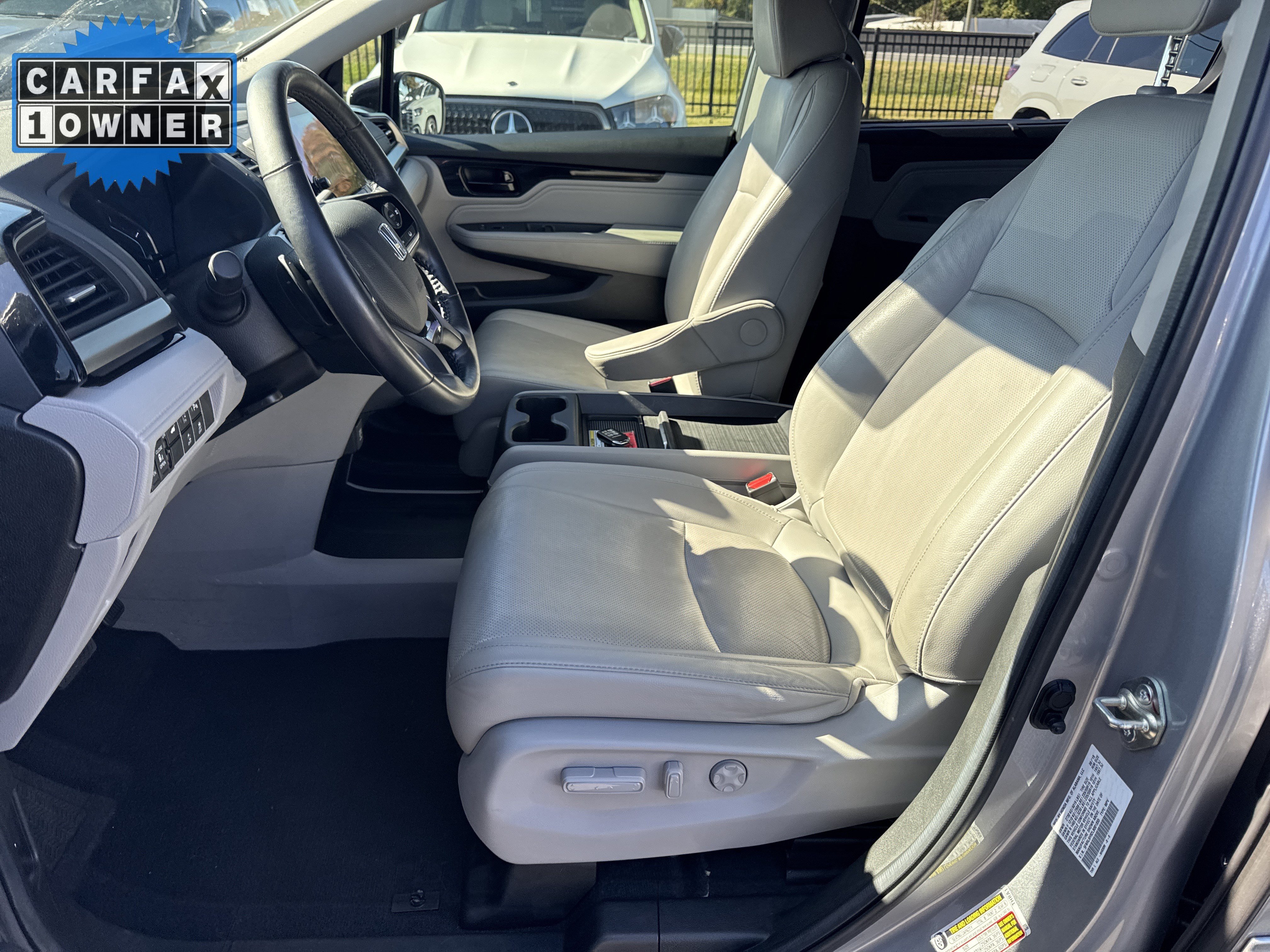 Used 2020 Honda Odyssey Elite image 3