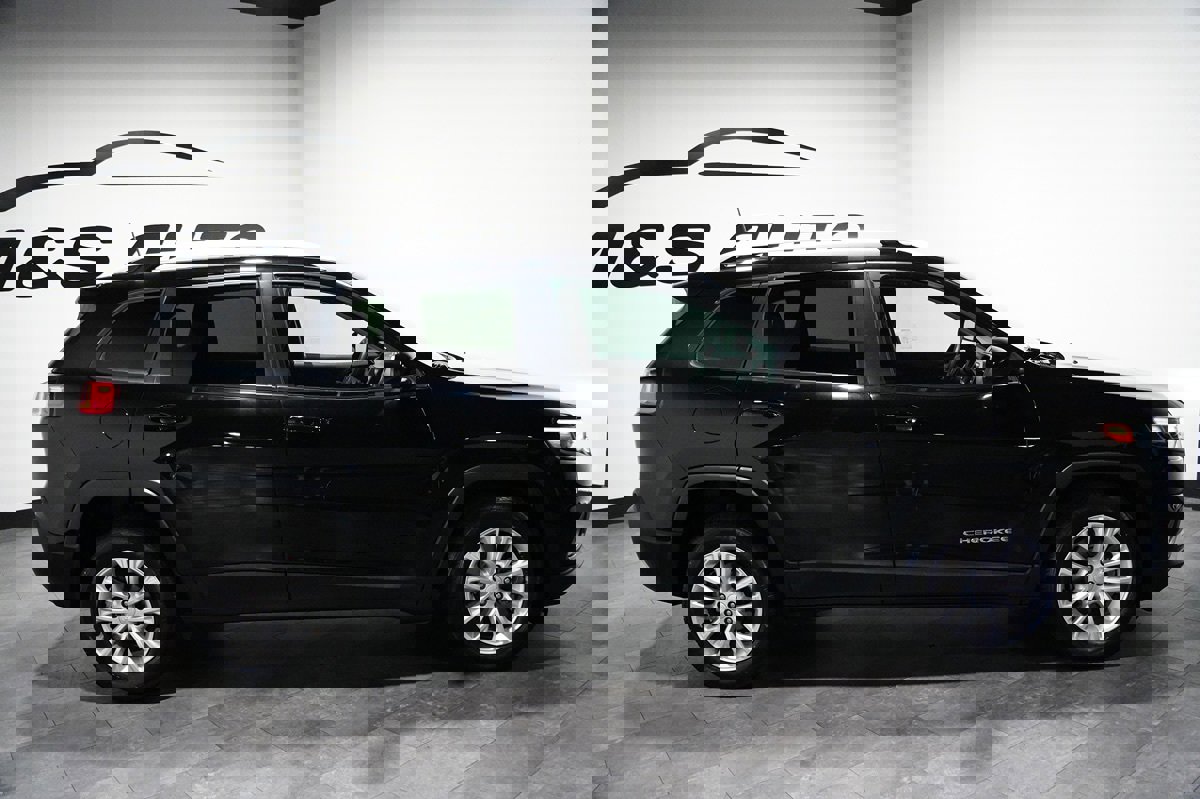 Used 2020 Jeep Cherokee Latitude image 6