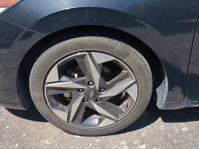 Certified 2023 Hyundai Elantra Limited FWD image 10